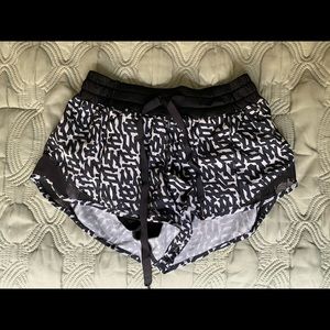 Lululemon Hotty Hot Shorts - Size 4